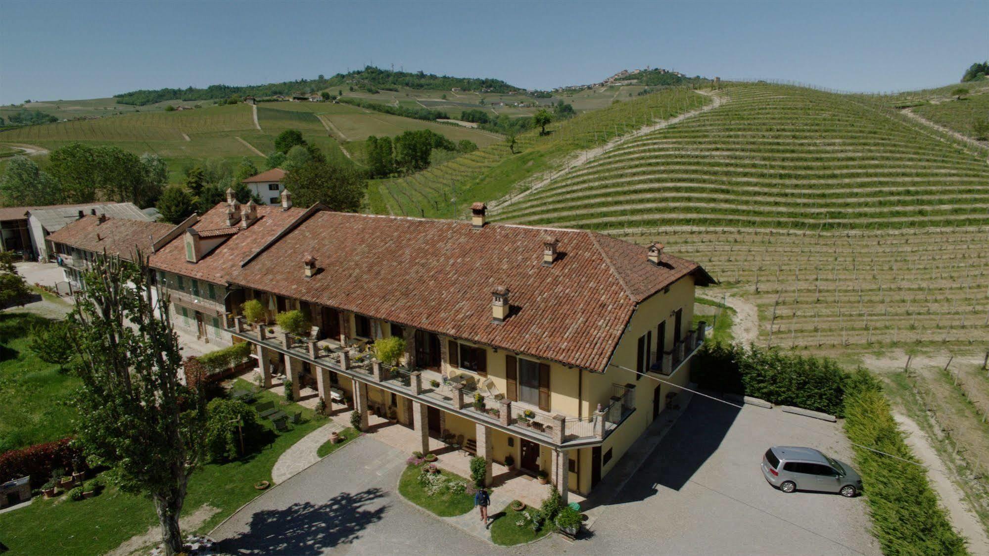 Cascina Rocca - Guest House Castiglione Falletto Ngoại thất bức ảnh